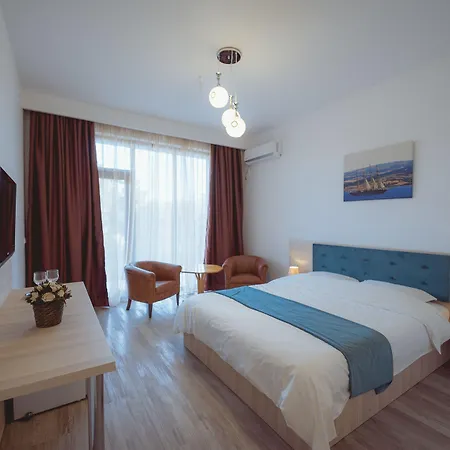 Q Hotel 3*