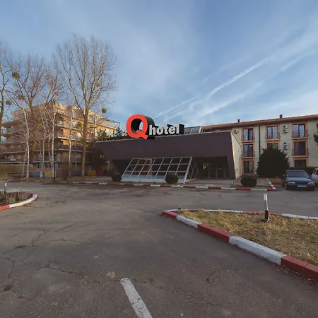 Q Hotell 3*