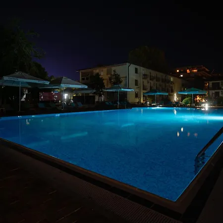 Q Hotel