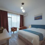 Q Hotel