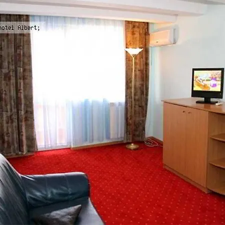 Q Hotell 3*