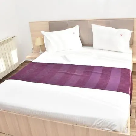 Hotell Q 3*