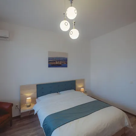 Hotel Q