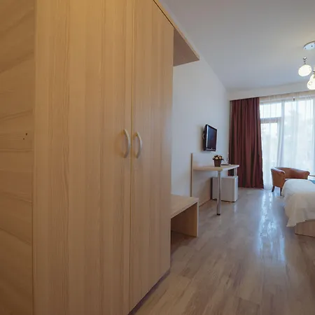 Q 3* ネプトゥン