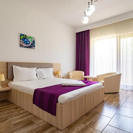 Hotel Q 3*