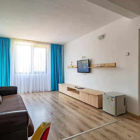 Q Hotel 3*