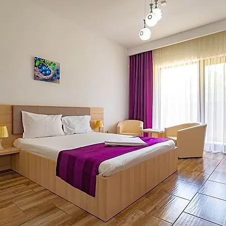 Hotel Q 3*