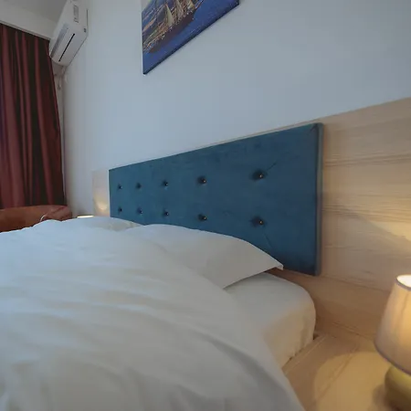 Q Hotell 3*